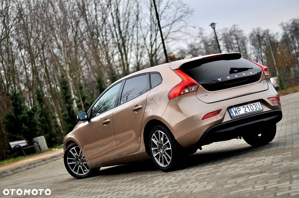 Volvo V40 D2 Momentum - 4