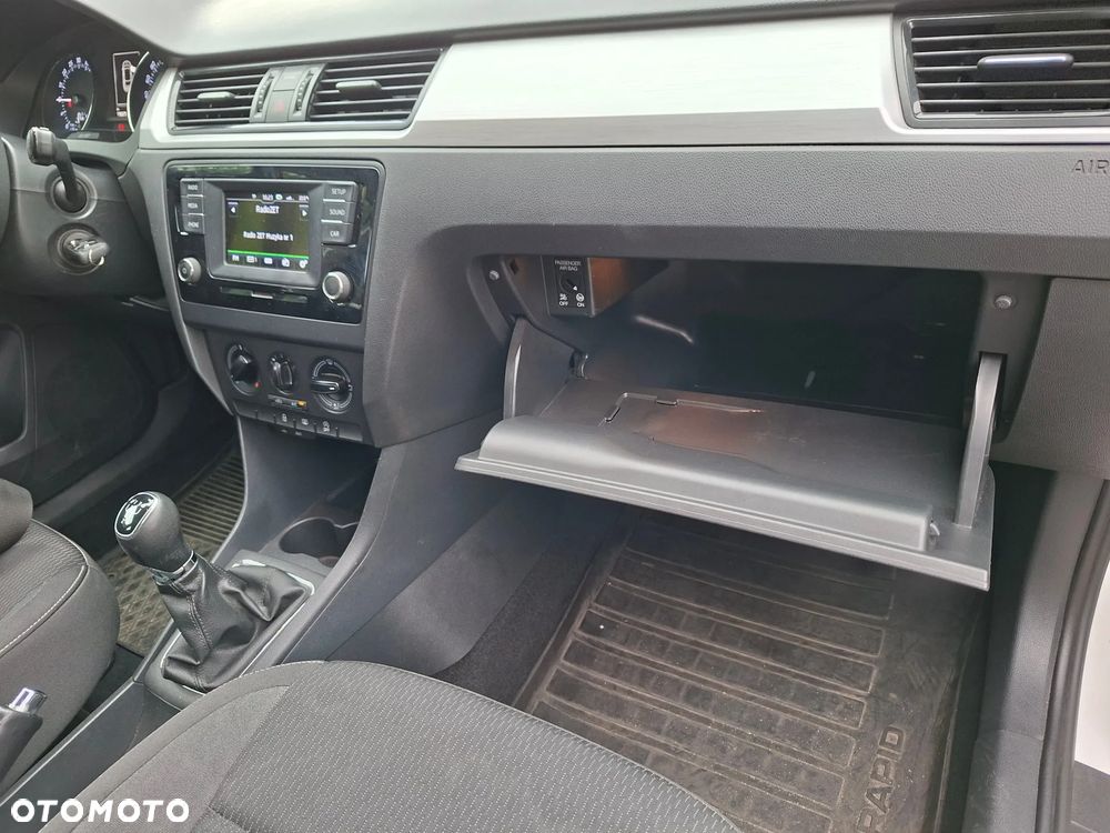 Skoda RAPID 1.6 TDI DPF Ambition - 14