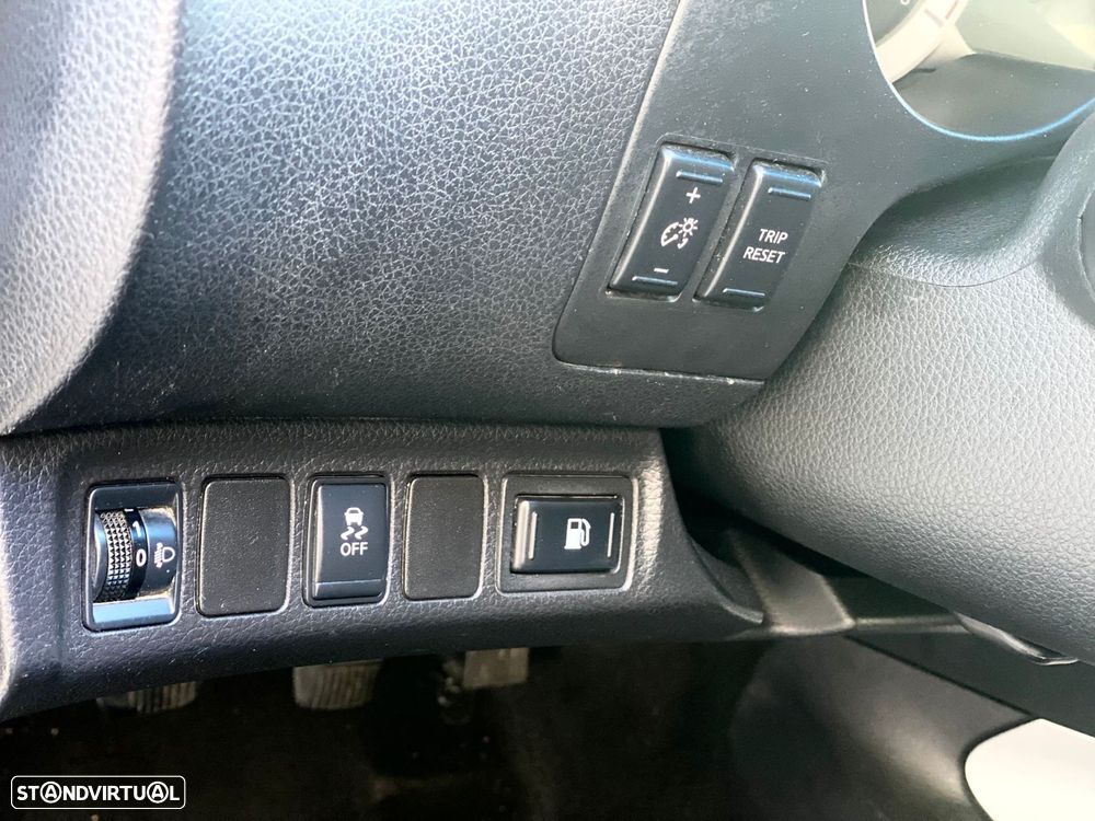 Nissan Navara 2.3 dCi CD 4WD N-Connecta - 12