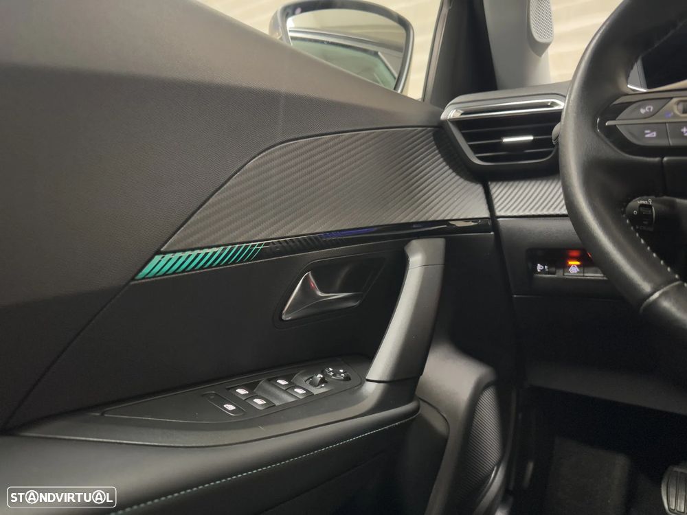 Peugeot 2008 1.2 PureTech Allure Pack - 30