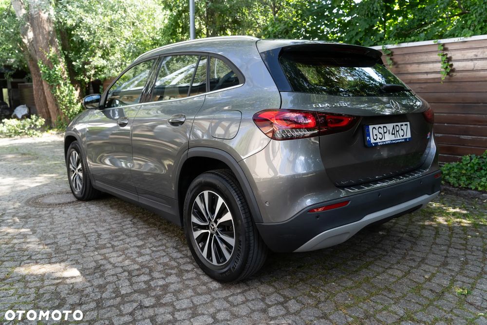 Mercedes-Benz GLA 200 Business Edition - 18