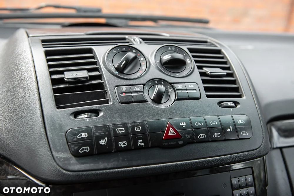 Mercedes-Benz Viano - 11