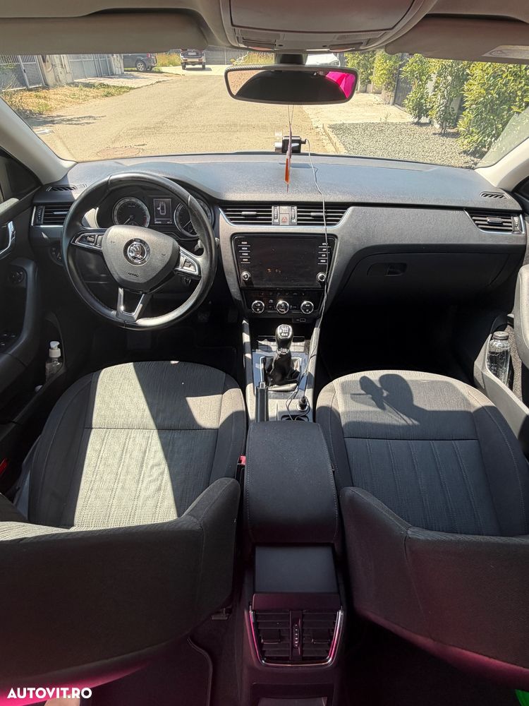 Skoda Octavia 2.0 TDI 4X4 STYLE - 9