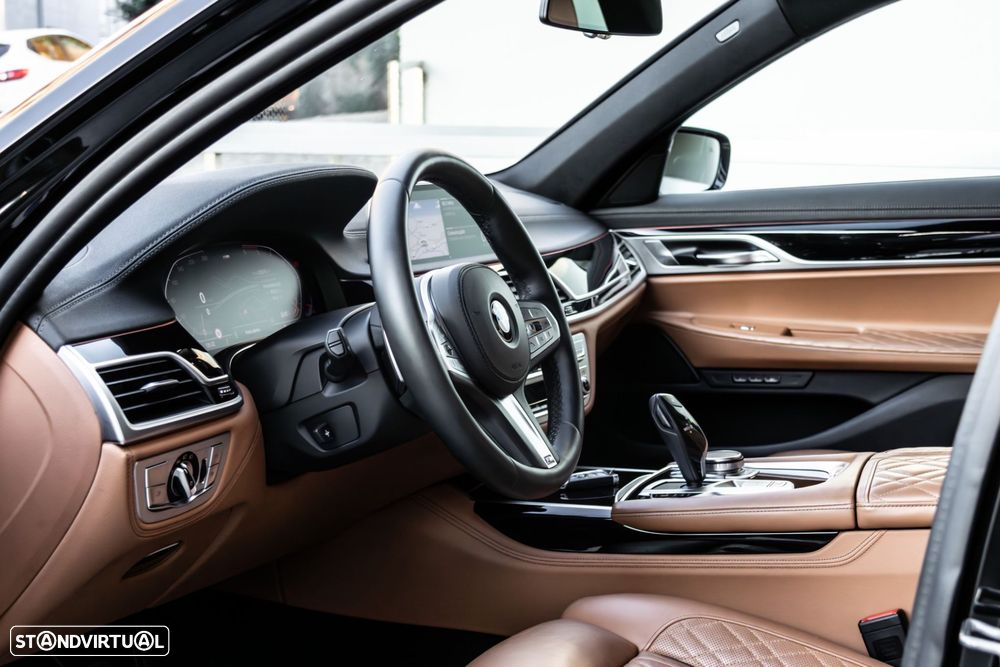 BMW 740 d xDrive Pack M Auto - 13