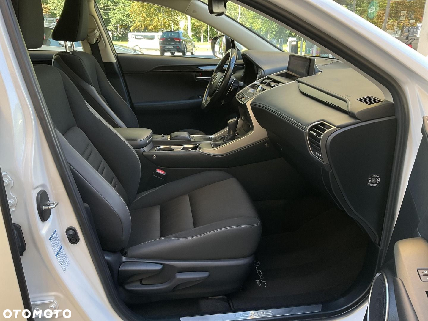 Lexus NX 300h Business Edition AWD - 15