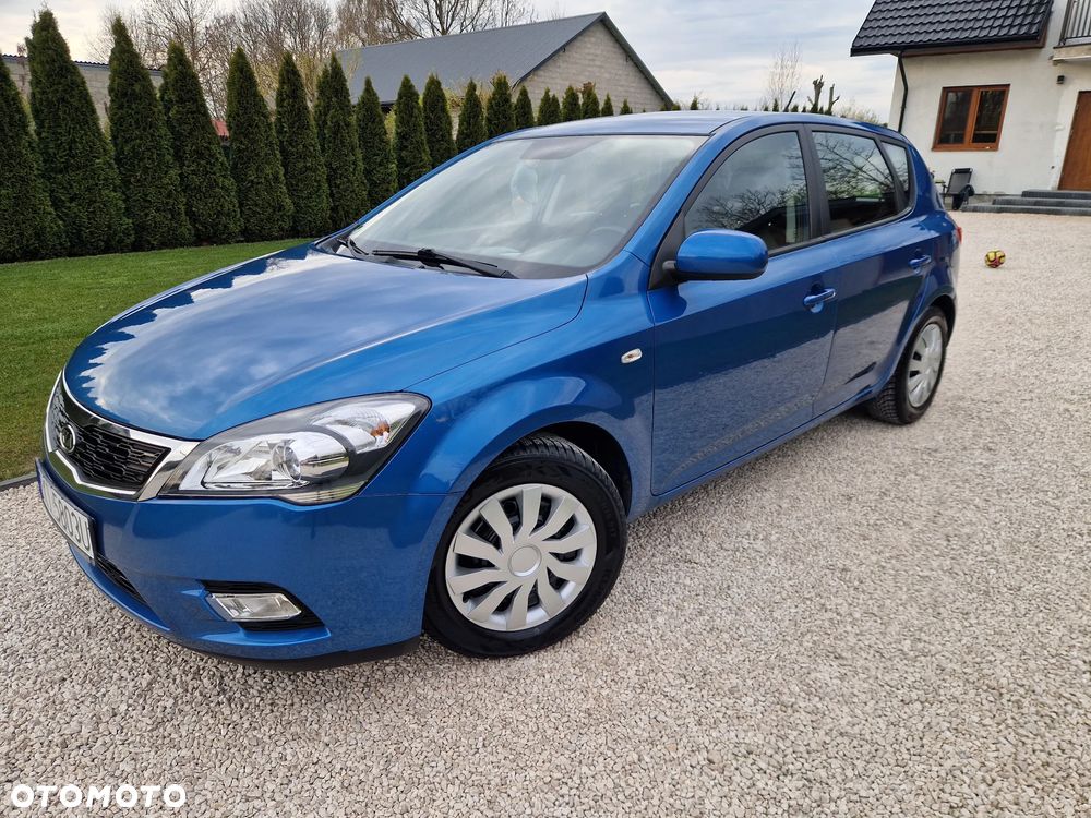 Kia Ceed 1.4 CVVT Dream-Team Edition - 23