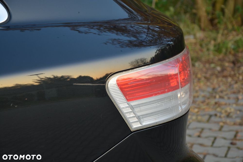 Toyota Avensis 1.8 Sol plus NAVI - 11