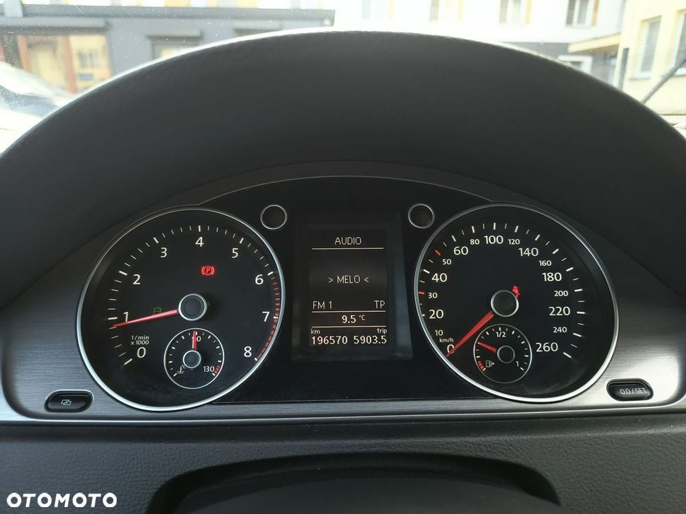 Volkswagen Passat - 19