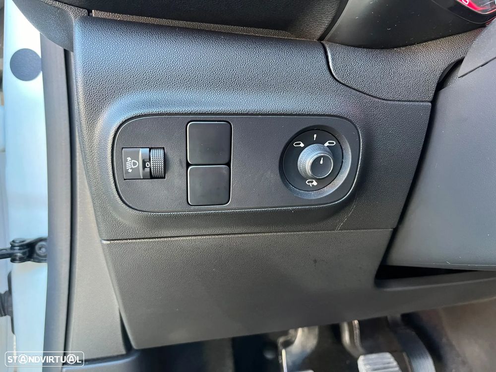 Citroën C3 1.2 PureTech C-Series - 16