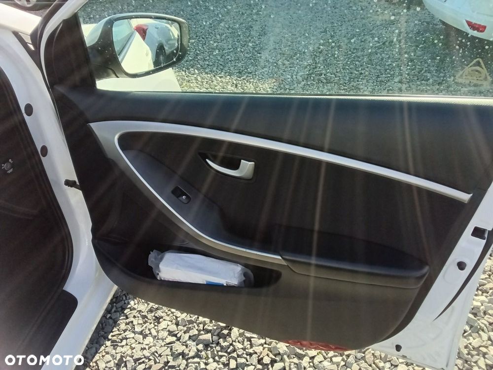 Hyundai i30 - 16