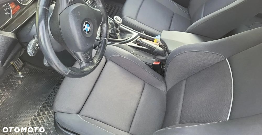 BMW Seria 1 120d - 4