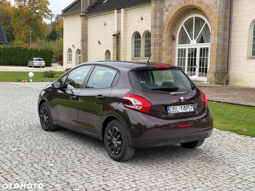 Peugeot 208 2013 photo 5