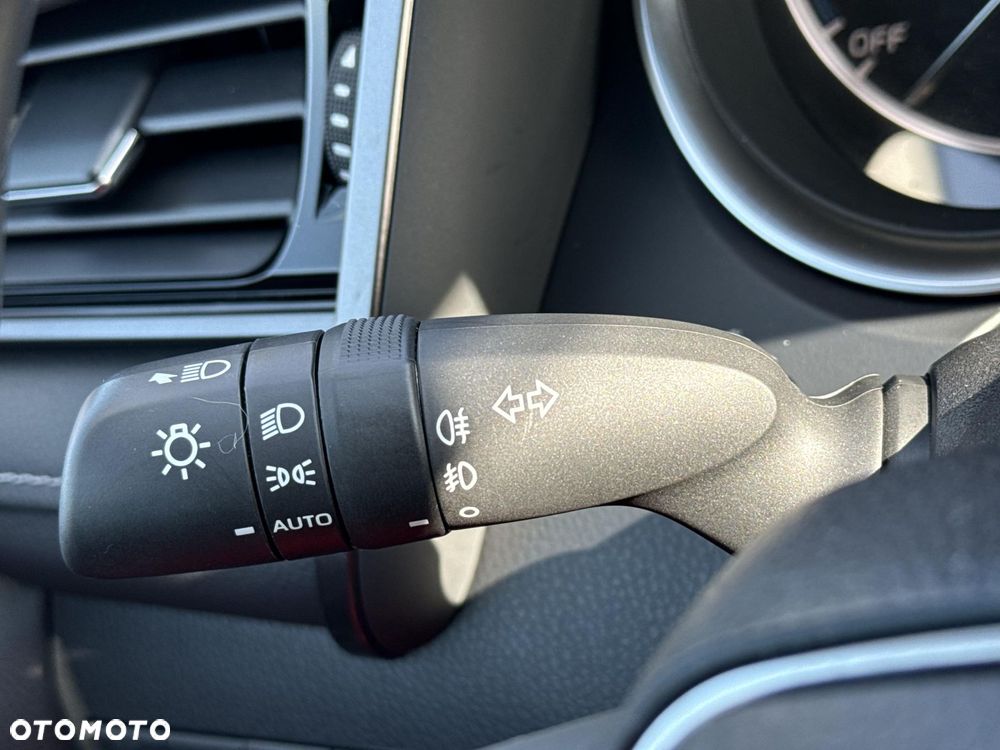 Toyota Camry 2.5 Hybrid Prestige CVT - 18