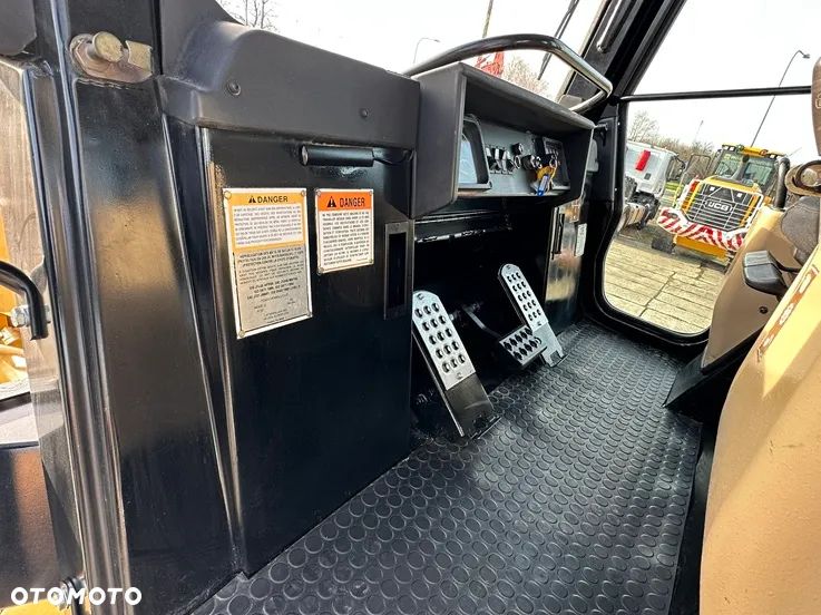 Caterpillar 973C - 24