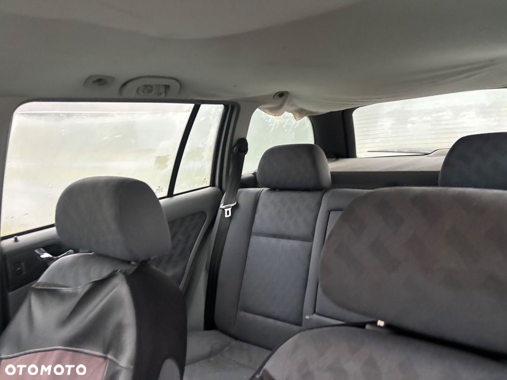 Skoda Octavia 2.0 Combi Advance - 4