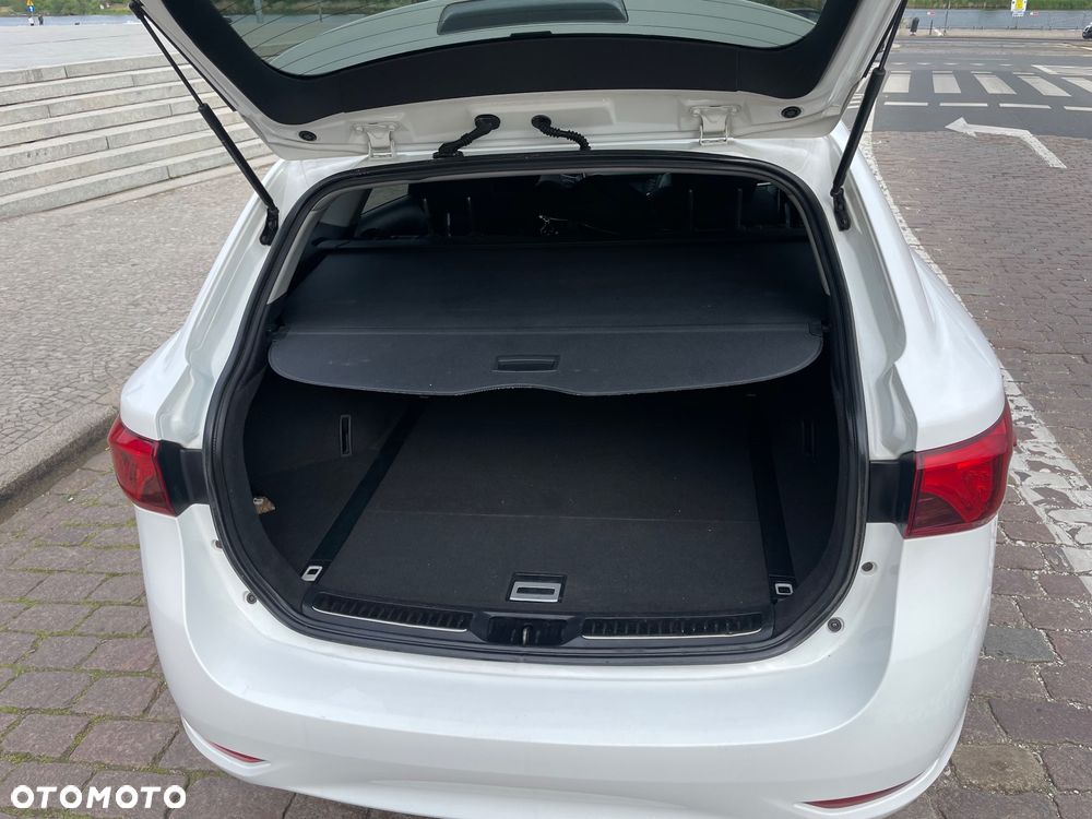 Toyota Avensis - 10