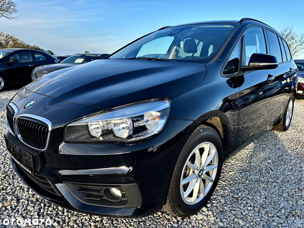 BMW Seria 2 218d - 24