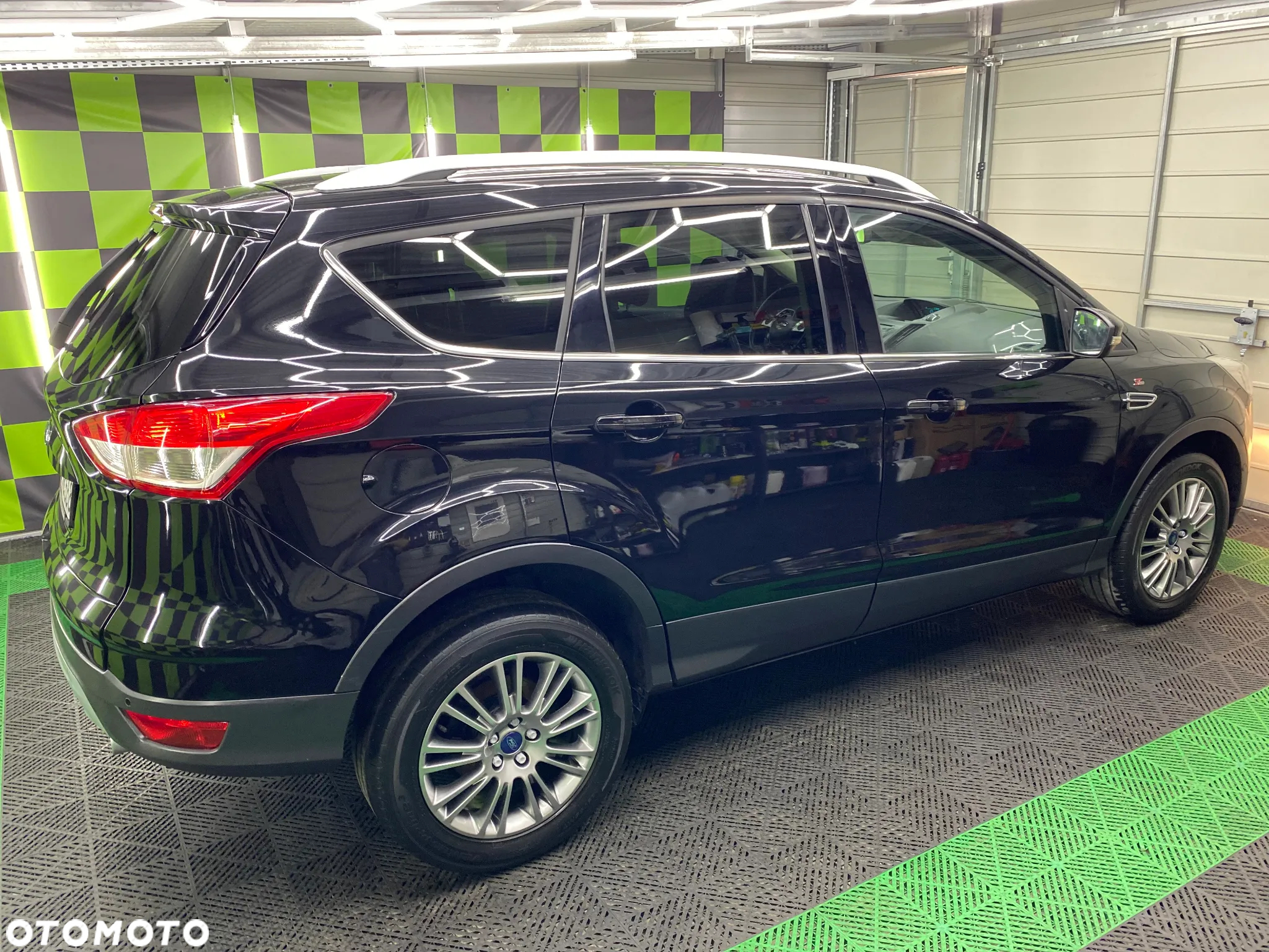 Ford Kuga 2.0 TDCi 4WD Titanium Plus - 29