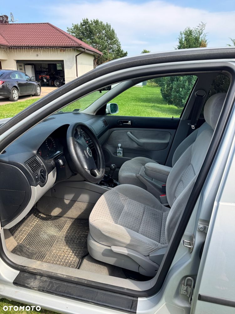 Volkswagen Golf 1.6 Basis - 3
