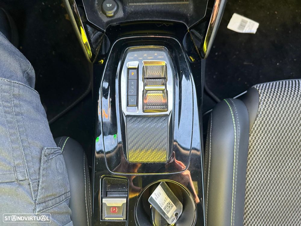 Peugeot 2008 PureTech 130 EAT8 GT - 8