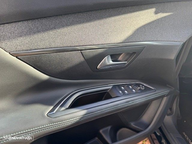Peugeot 5008 1.5 BlueHDi Allure Pack EAT8 - 8