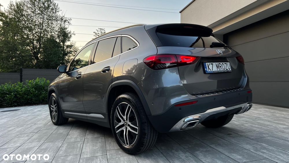 Mercedes-Benz GLA 200 - 11