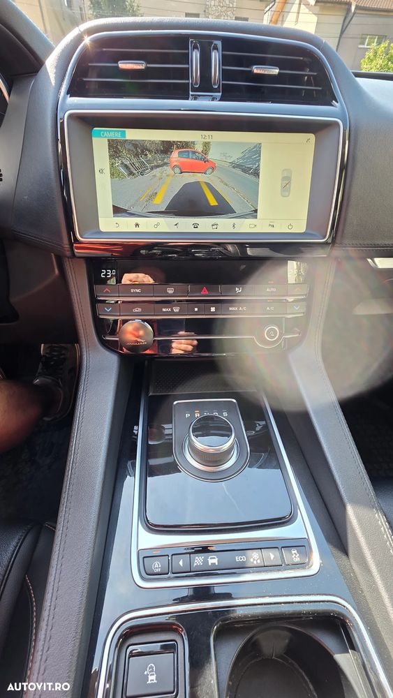 JAGUAR F-PACE 2020 — imagine 13