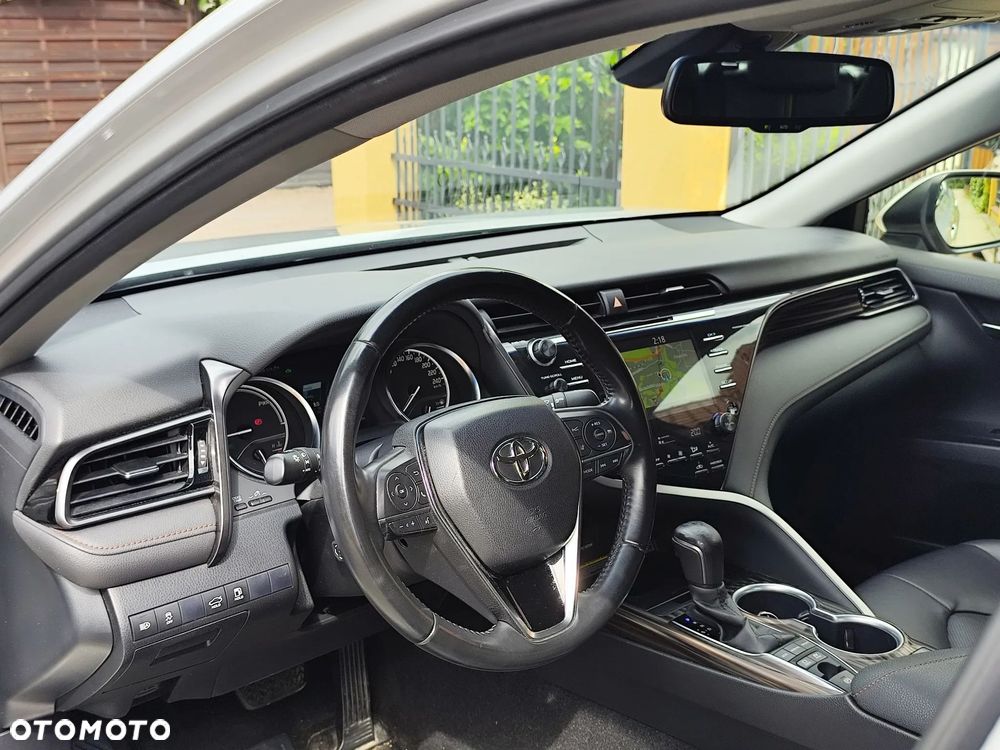 Toyota Camry 2.5 Hybrid Executive CVT - 9
