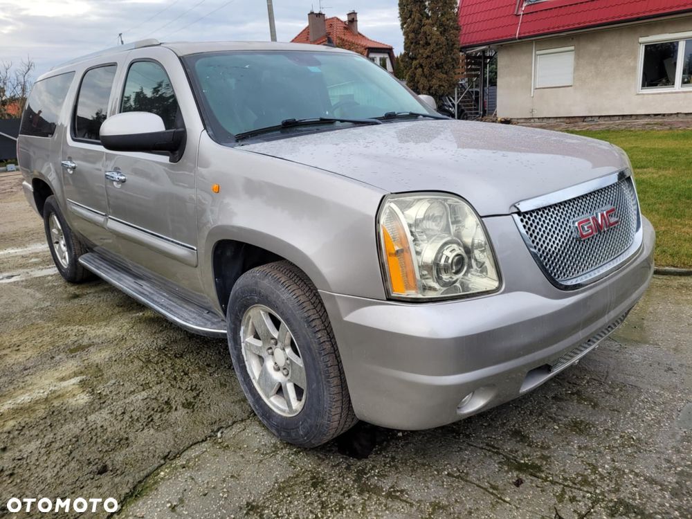 GMC Yukon - 1