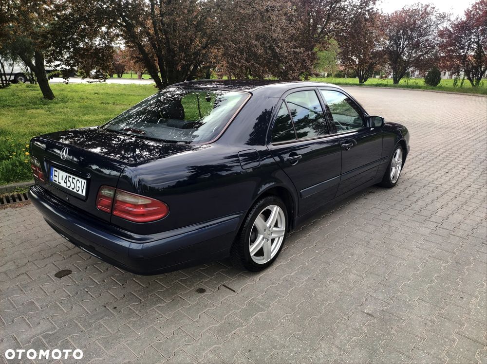 Mercedes-Benz Klasa E 200 Kompressor Classic - 9