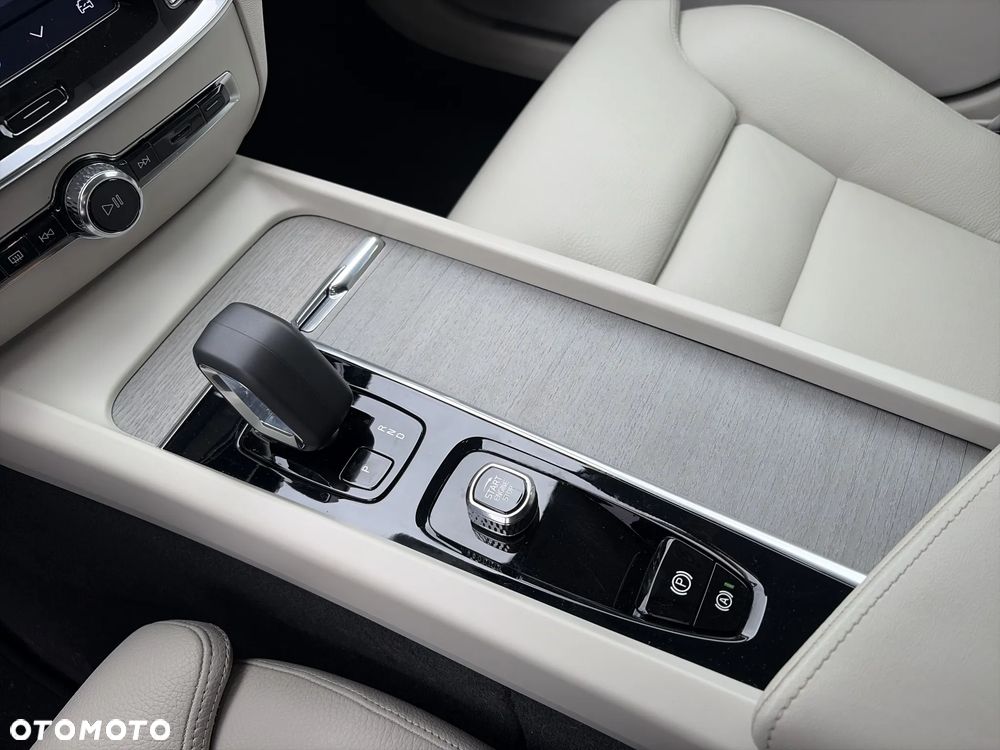 Volvo V60 B4 B Plus Bright - 25