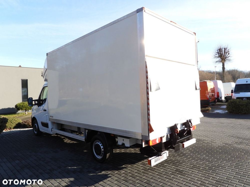 Renault MASTER KONTENER WINDA 8 PALET TEMPOMAT LEDY KLIMATYZACJA  145KM - 11