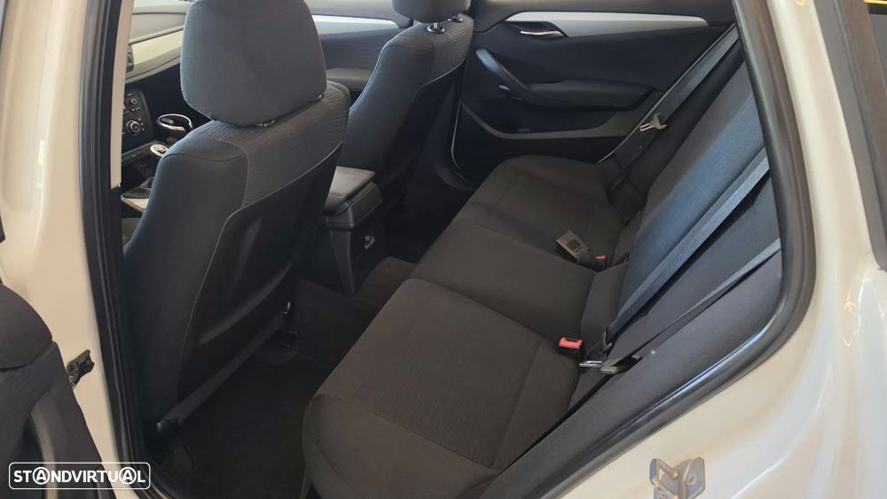 BMW X1 18 d sDrive - 41