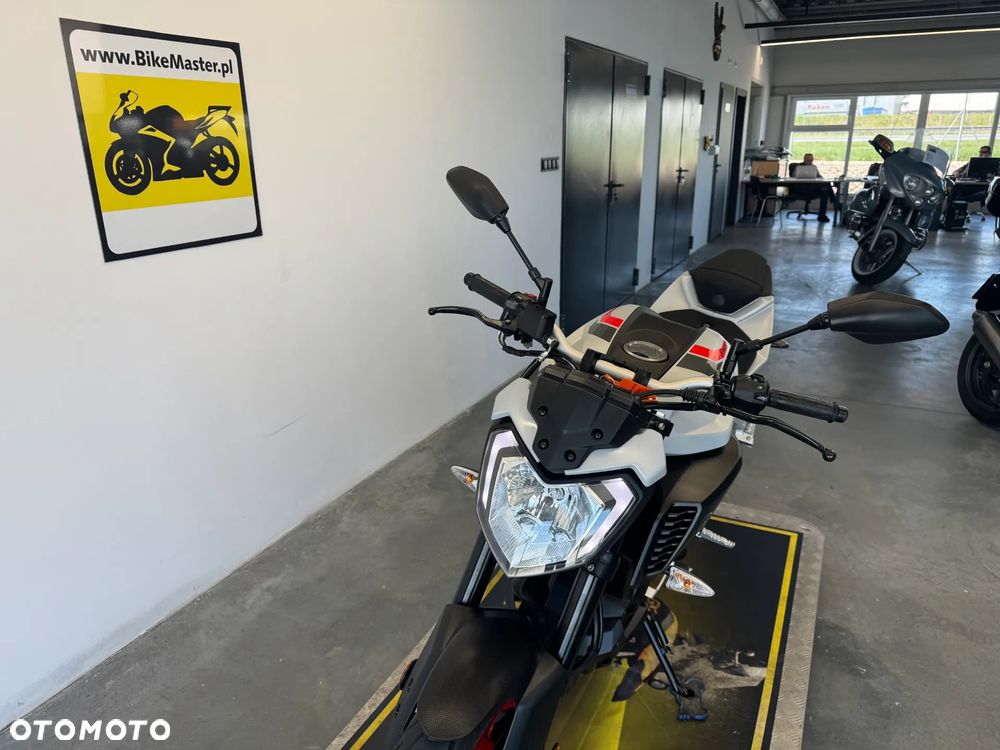 Yamaha MT - 32