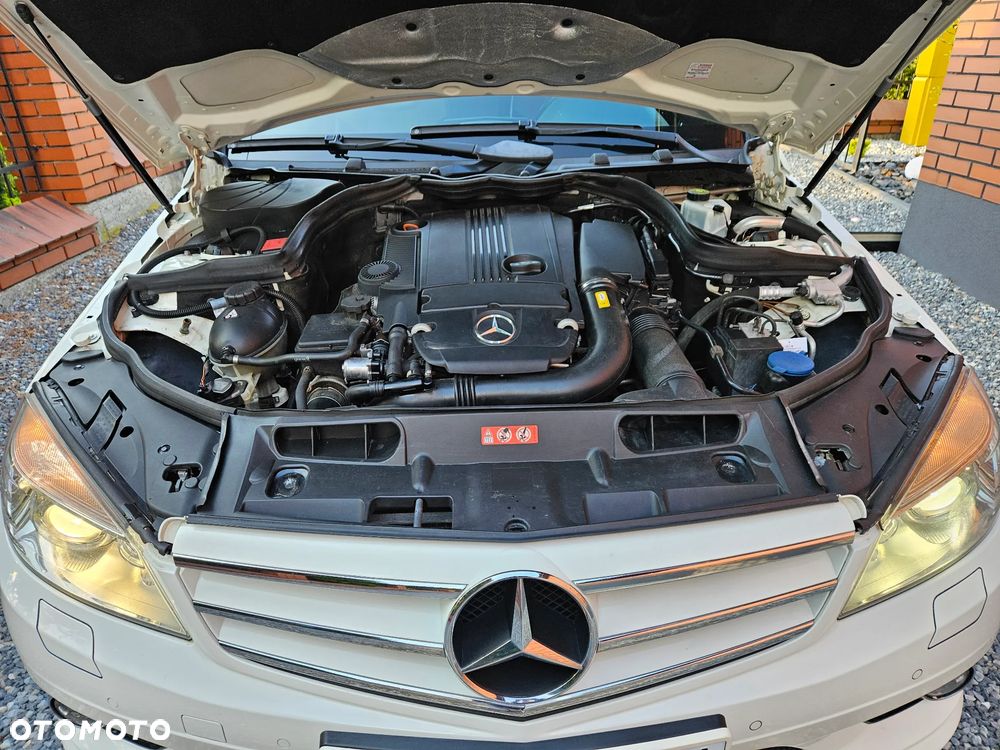 Mercedes-Benz Klasa C 180 CGI BlueEFFICIENCY SPORT EDITION - 14