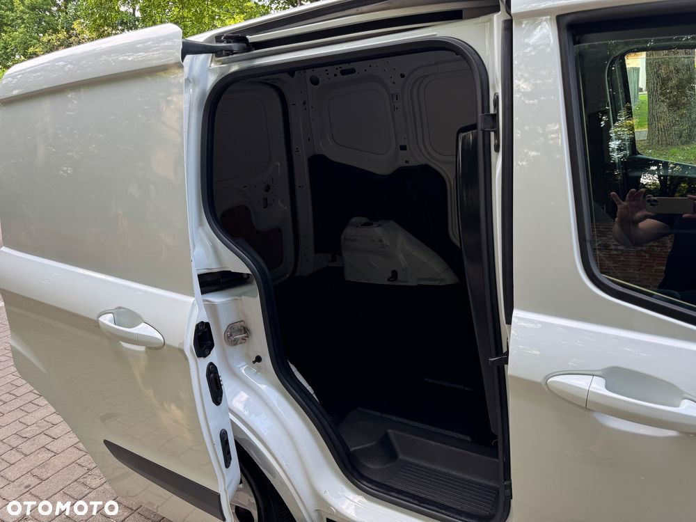 Ford Transit Connect - 8