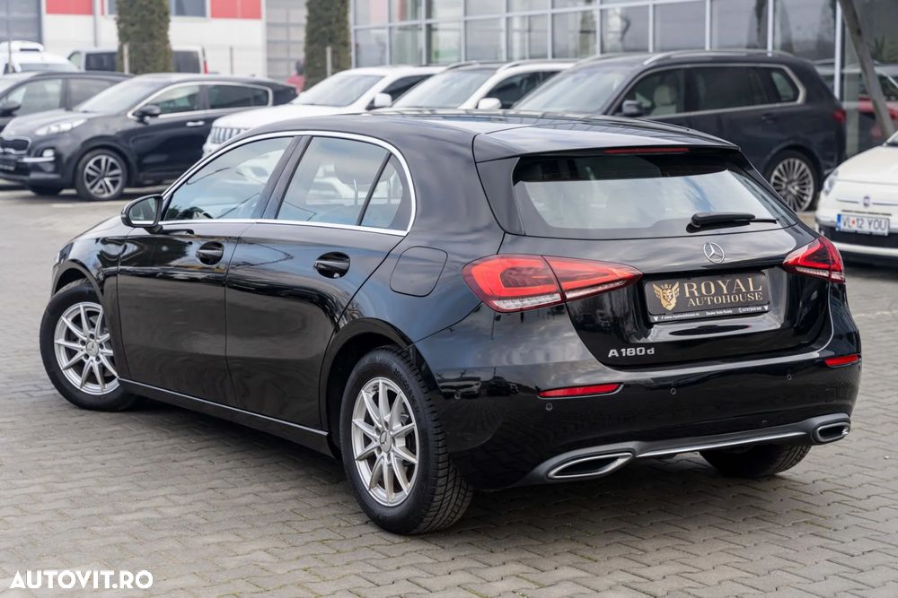 Mercedes-Benz A 180 d 7G-DCT - 3