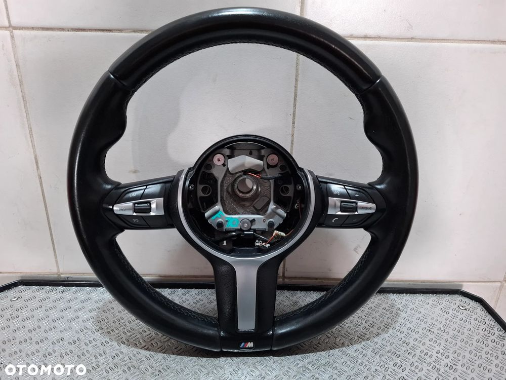 Kierownica oryginał multifunkcyjna skóra lift BMW F10 - F11 Rok 2014 nr 3074993 - 1