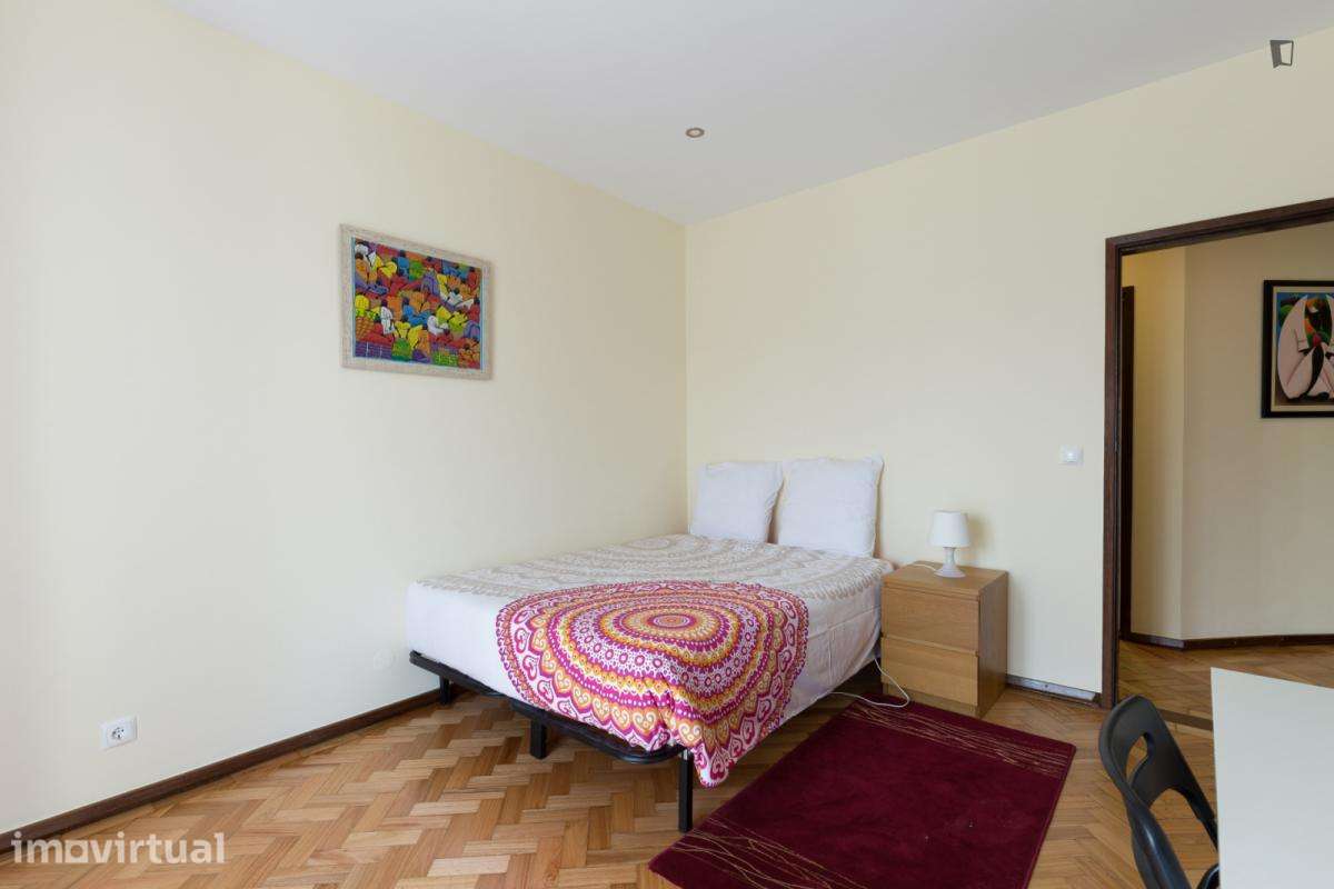 Quarto - localizado em Miragaia Porto - Grande imagem: 4/15