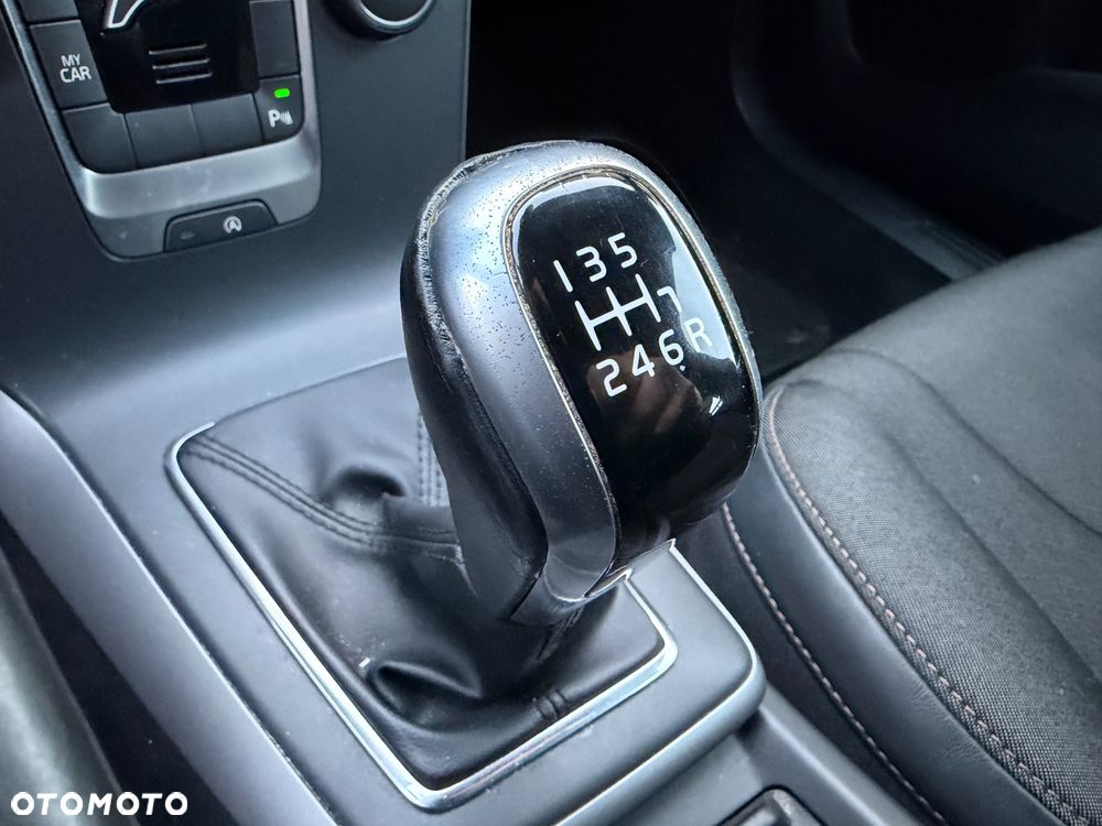 Volvo V40 T3 - 21