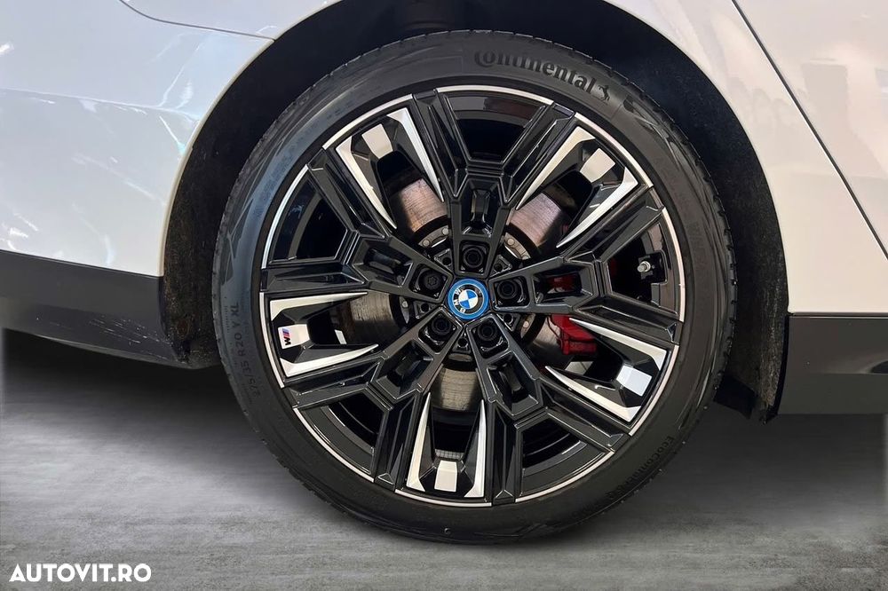 BMW i5 M60 - 10