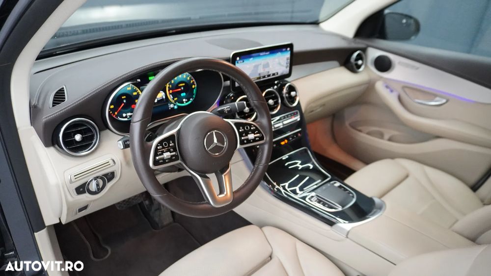 Mercedes-Benz GLC 300 e 4MATIC - 12