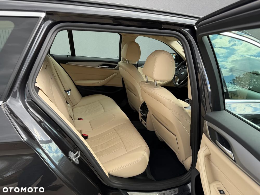 BMW Seria 5 520d mHEV - 13