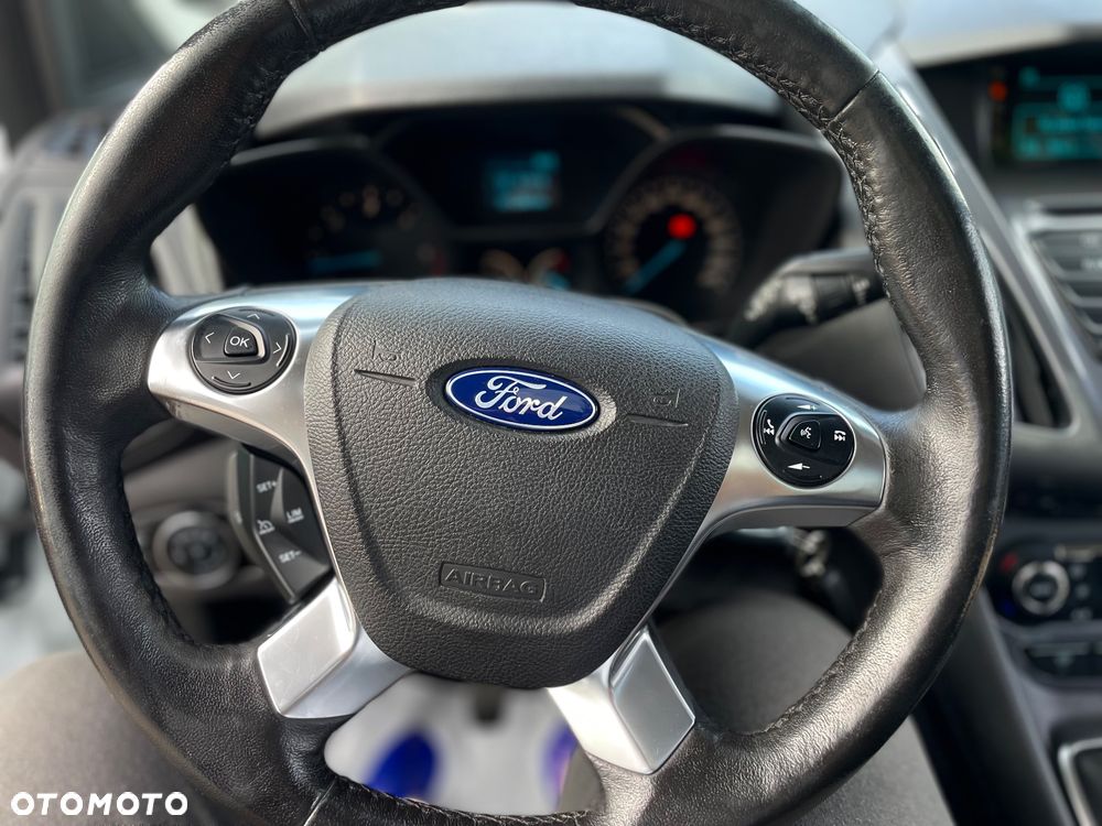 Ford Tourneo Connect Grand - 26