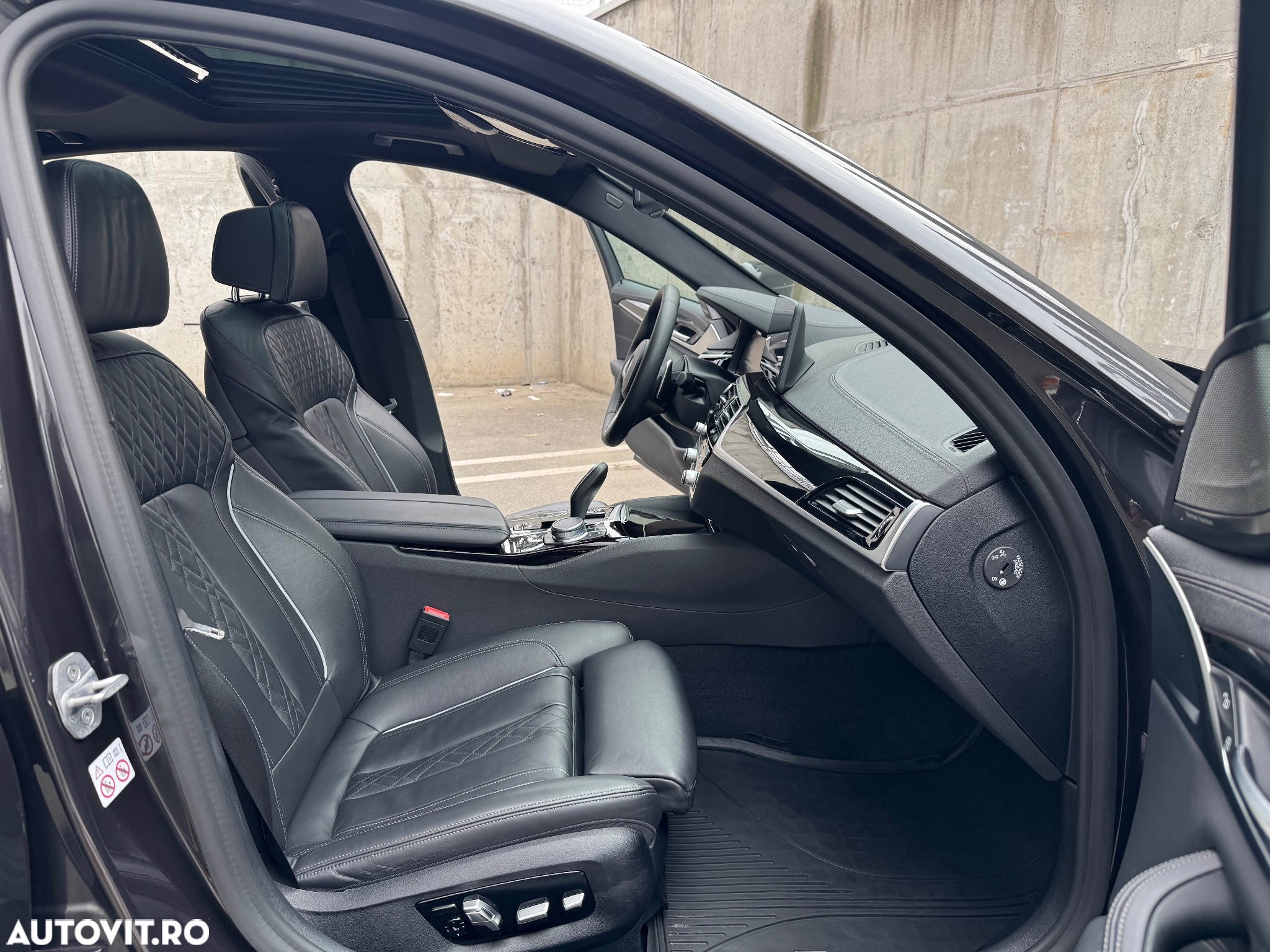 BMW Seria 5 530d xDrive AT MHEV - 14