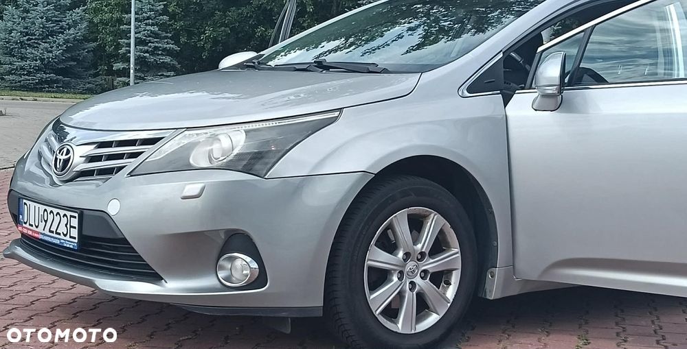 Toyota Avensis 2.0 Style MS - 34