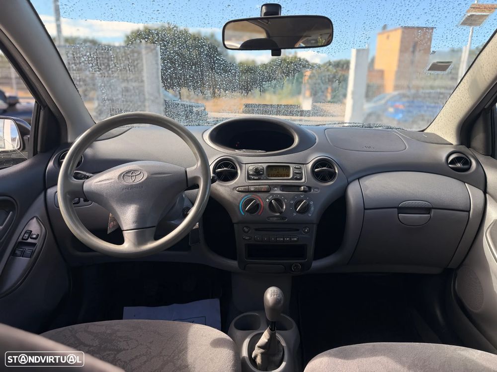 Toyota Yaris 1.4 D-4D Sol ABS - 11