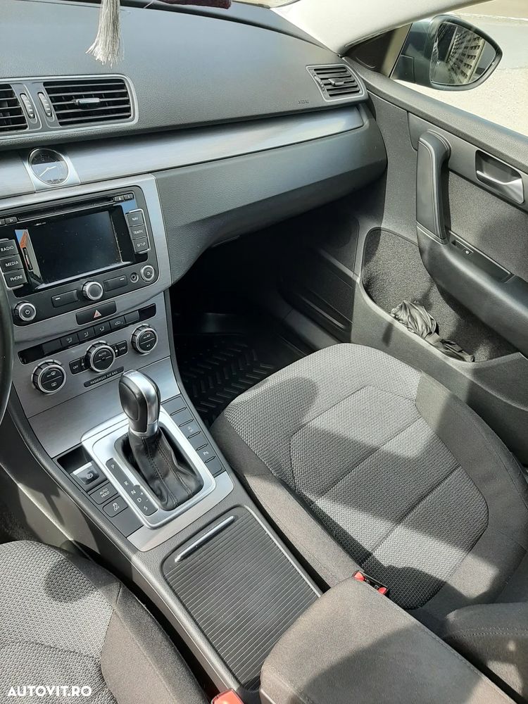 Volkswagen Passat 2.0 TDI Blue TDI DSG Comfortline - 9