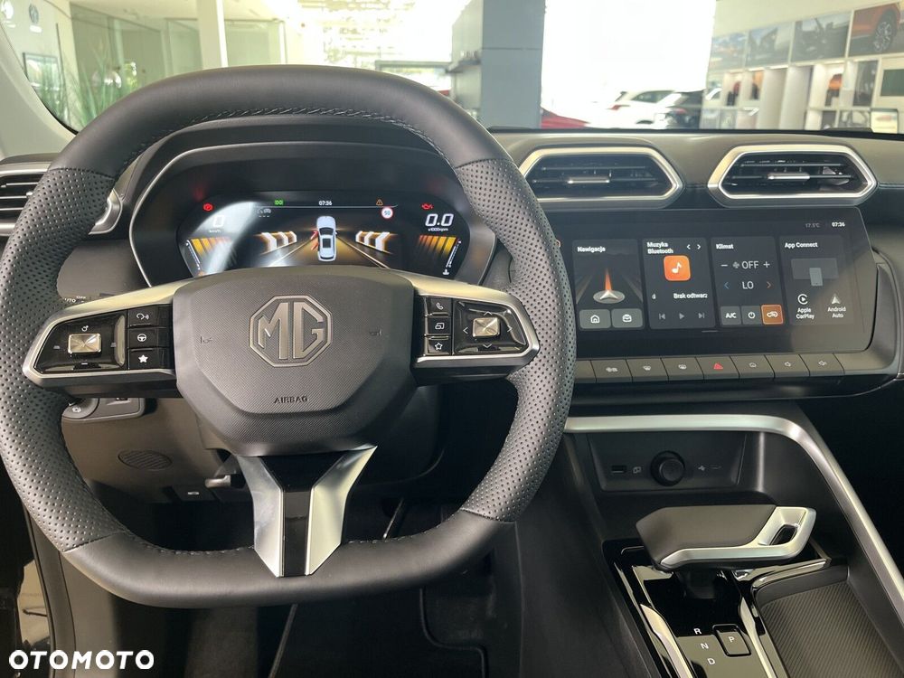 MG ZS Hybrid+ - 15