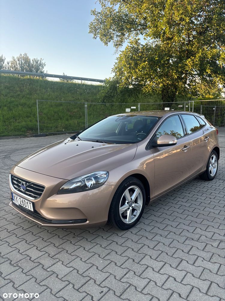 Volvo V40 T4 Momentum - 1